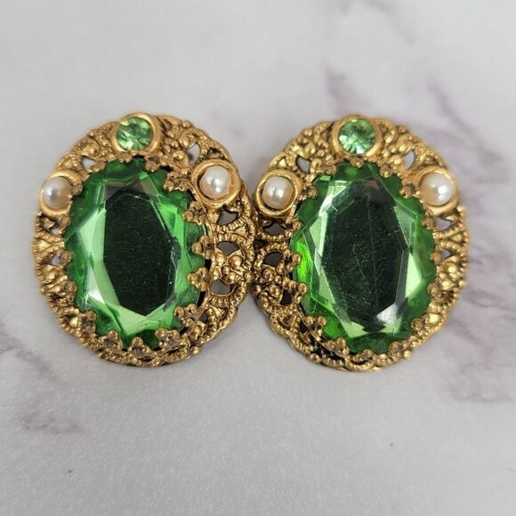 West Germany Vintage Elegant Green and Gold Jewelry Set Brooch Clip On Earrings - Picture 8 of 15